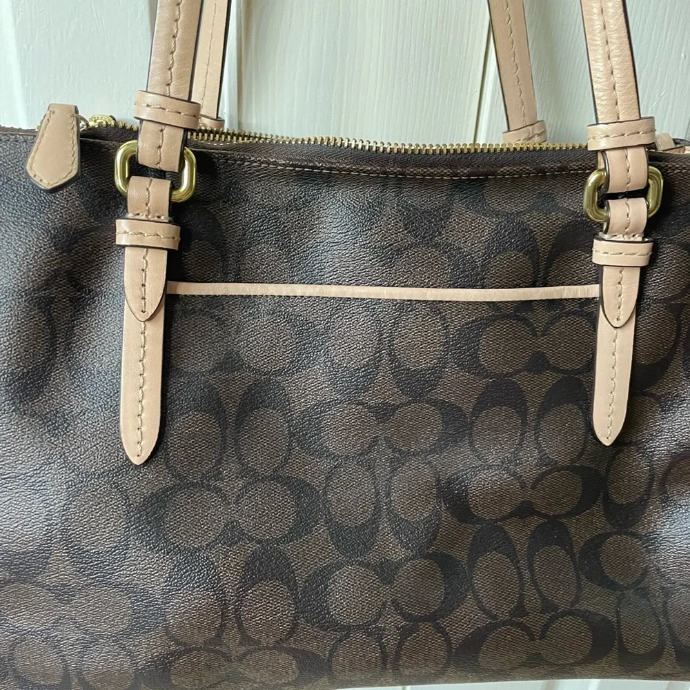 Coach Brown Signature Tote with Tan Handles and Red Tag